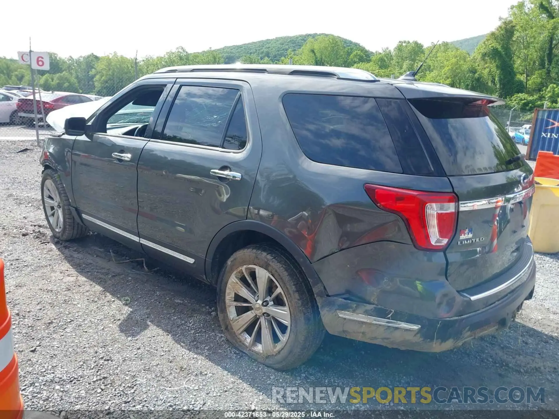 3 Photograph of a damaged car 1FM5K8F83KGB41243 FORD EXPLORER 2019