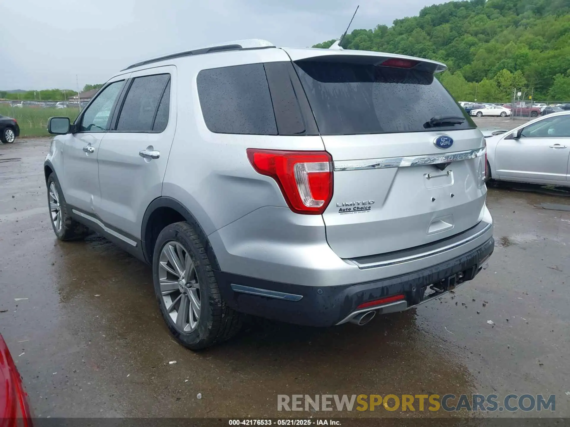 3 Photograph of a damaged car 1FM5K8F87KGB11937 FORD EXPLORER 2019