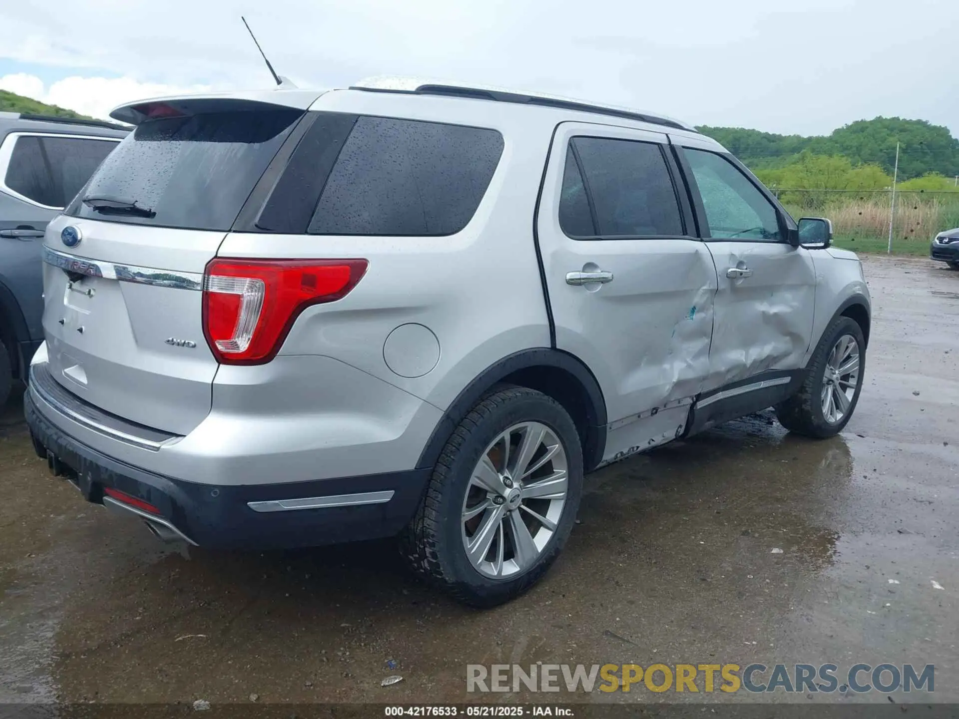 4 Photograph of a damaged car 1FM5K8F87KGB11937 FORD EXPLORER 2019