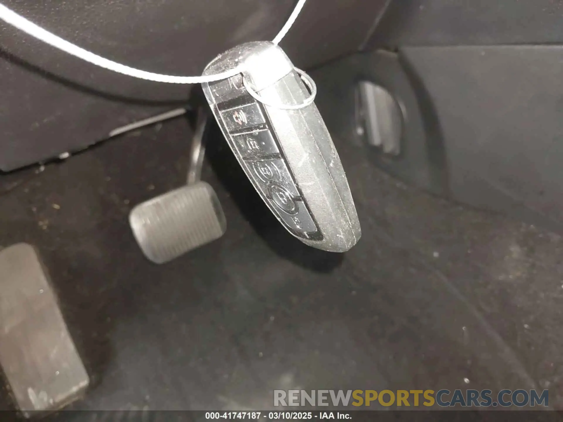 11 Photograph of a damaged car 1FM5K8F87KGB26325 FORD EXPLORER 2019