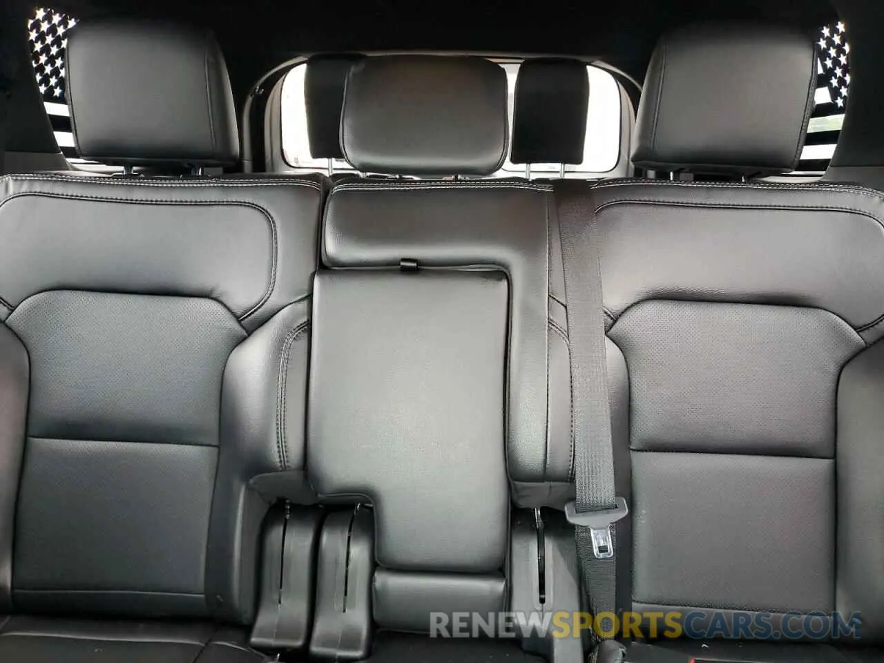 10 Photograph of a damaged car 1FM5K8F88KGB10327 FORD EXPLORER 2019