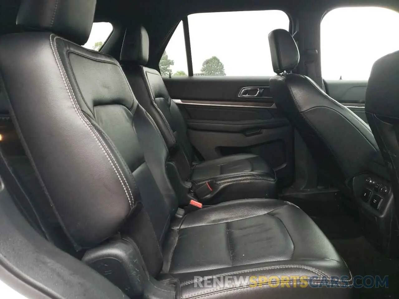 11 Photograph of a damaged car 1FM5K8F89KGA76964 FORD EXPLORER 2019