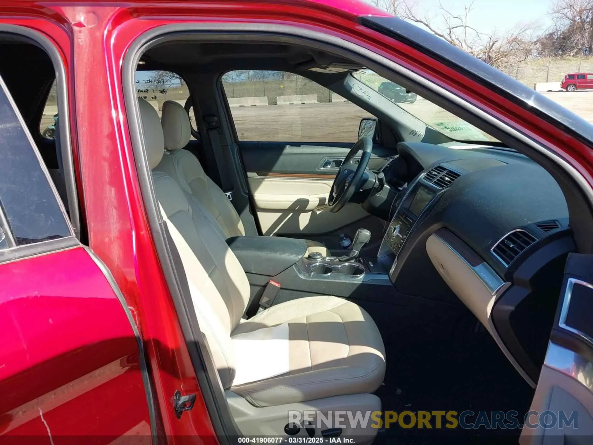 5 Photograph of a damaged car 1FM5K8FHXKGB53406 FORD EXPLORER 2019