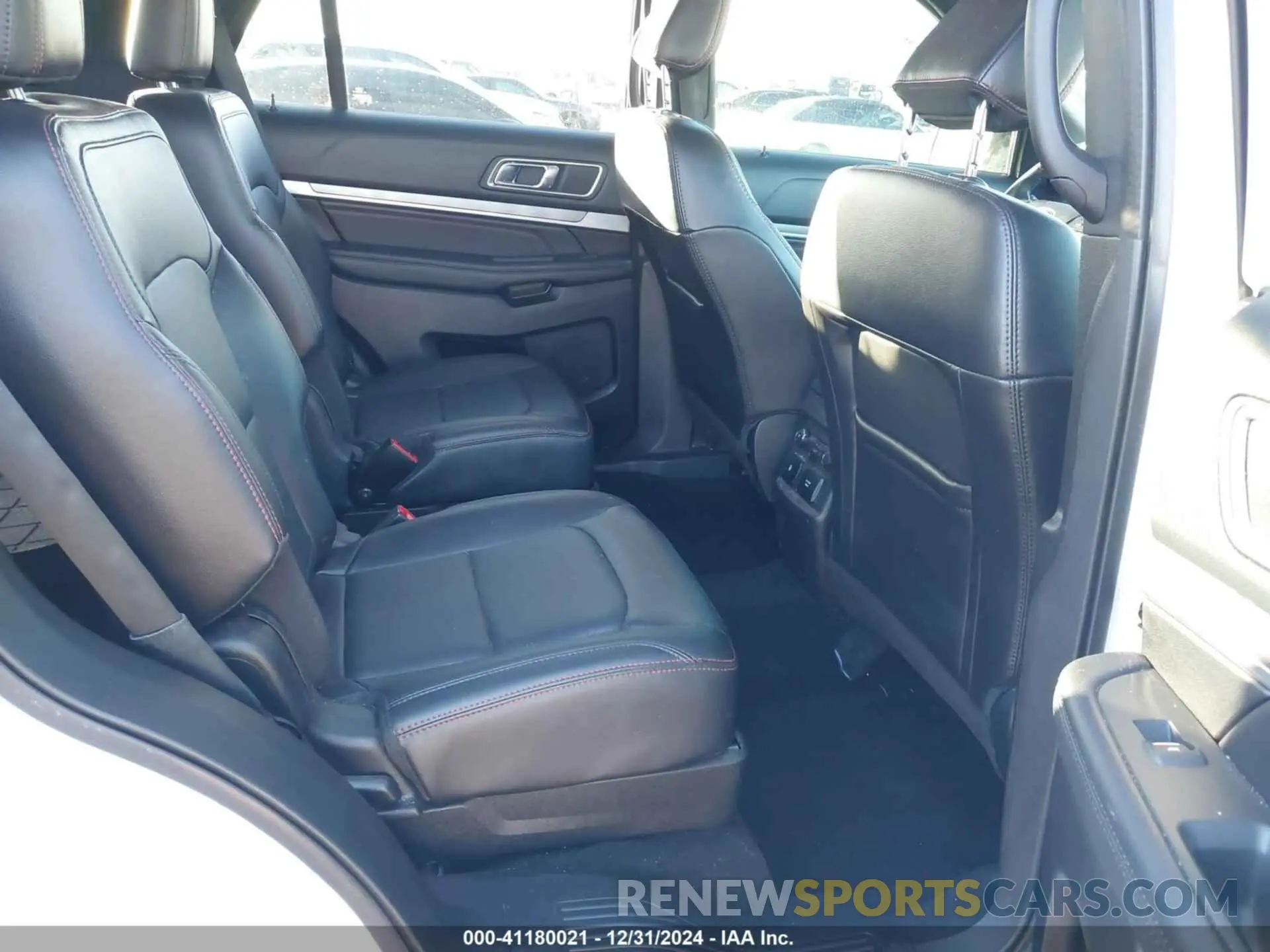 8 Photograph of a damaged car 1FM5K8GT1KGA71955 FORD EXPLORER 2019