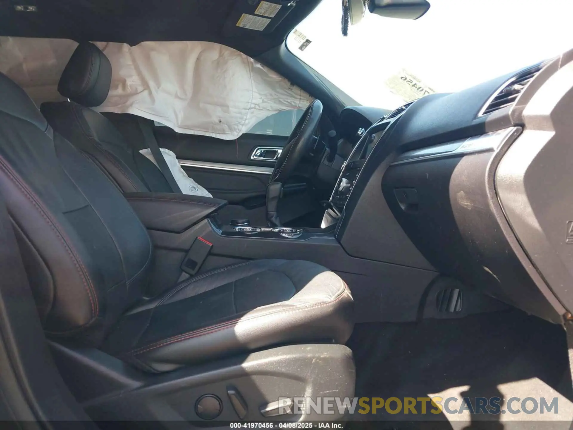 5 Photograph of a damaged car 1FM5K8GT6KGA76813 FORD EXPLORER 2019
