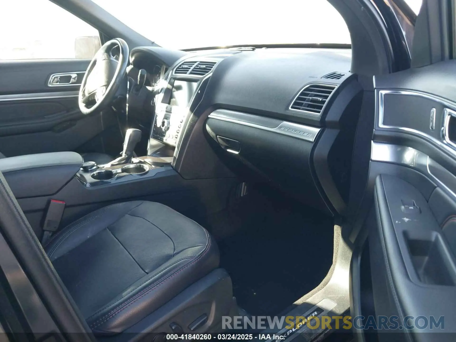 5 Photograph of a damaged car 1FM5K8GTXKGB40710 FORD EXPLORER 2019