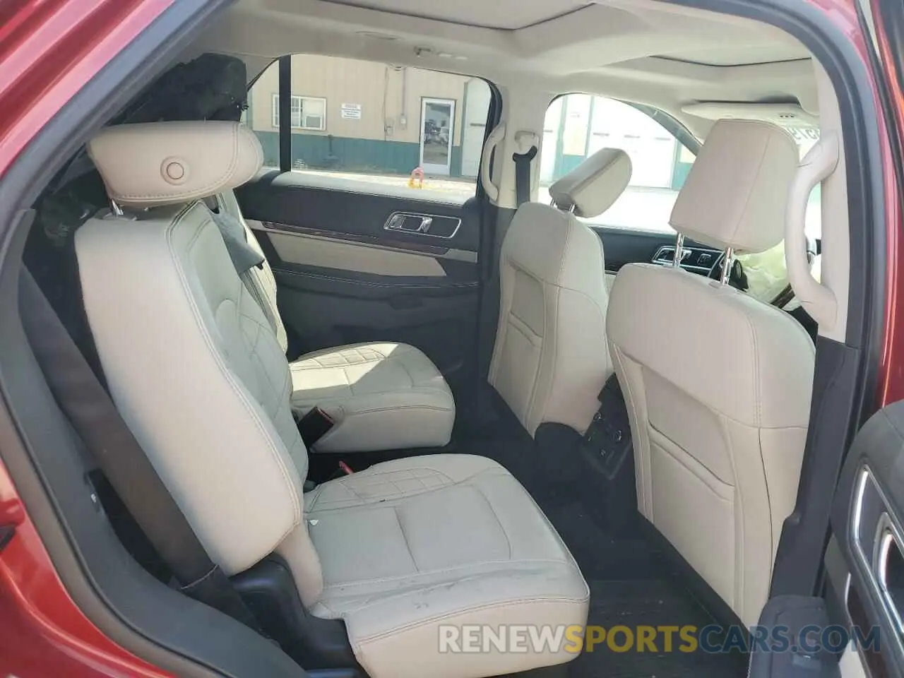 10 Photograph of a damaged car 1FM5K8HT1KGA40736 FORD EXPLORER 2019
