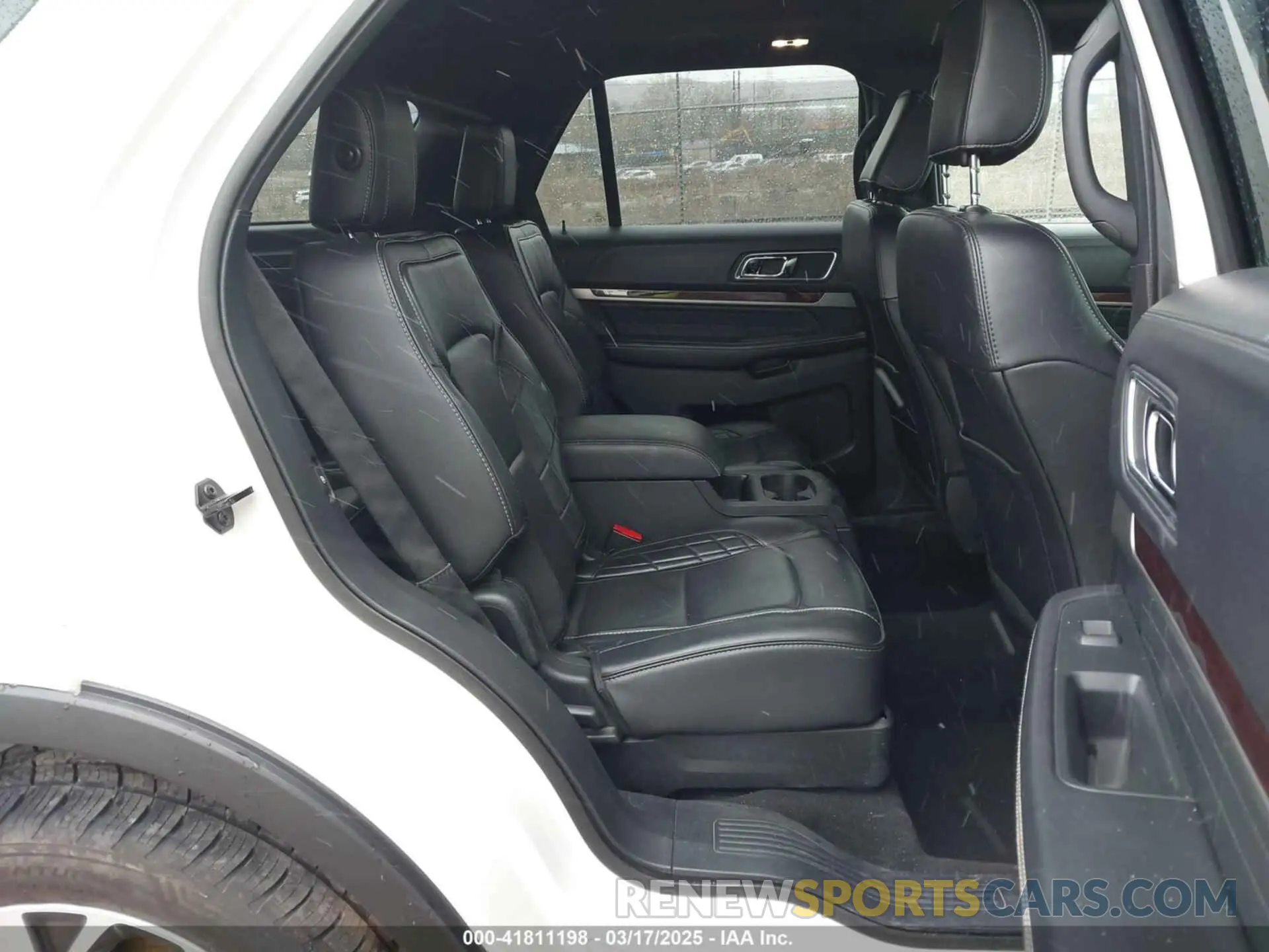 8 Photograph of a damaged car 1FM5K8HT3KGA54623 FORD EXPLORER 2019