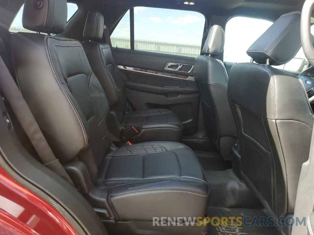 11 Photograph of a damaged car 1FM5K8HT6KGA95344 FORD EXPLORER 2019