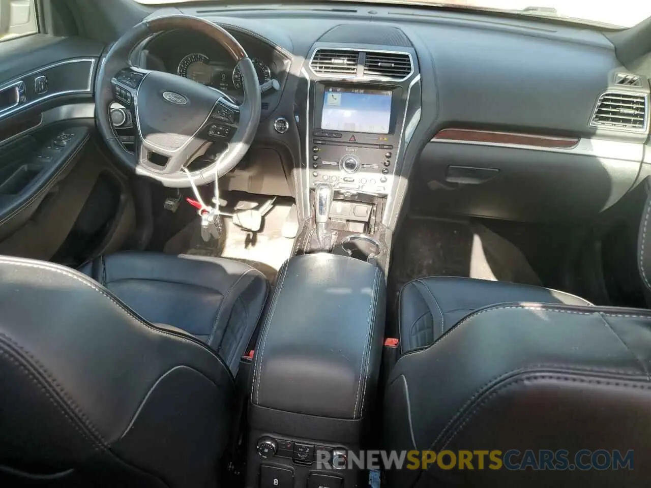 8 Photograph of a damaged car 1FM5K8HT6KGA95344 FORD EXPLORER 2019