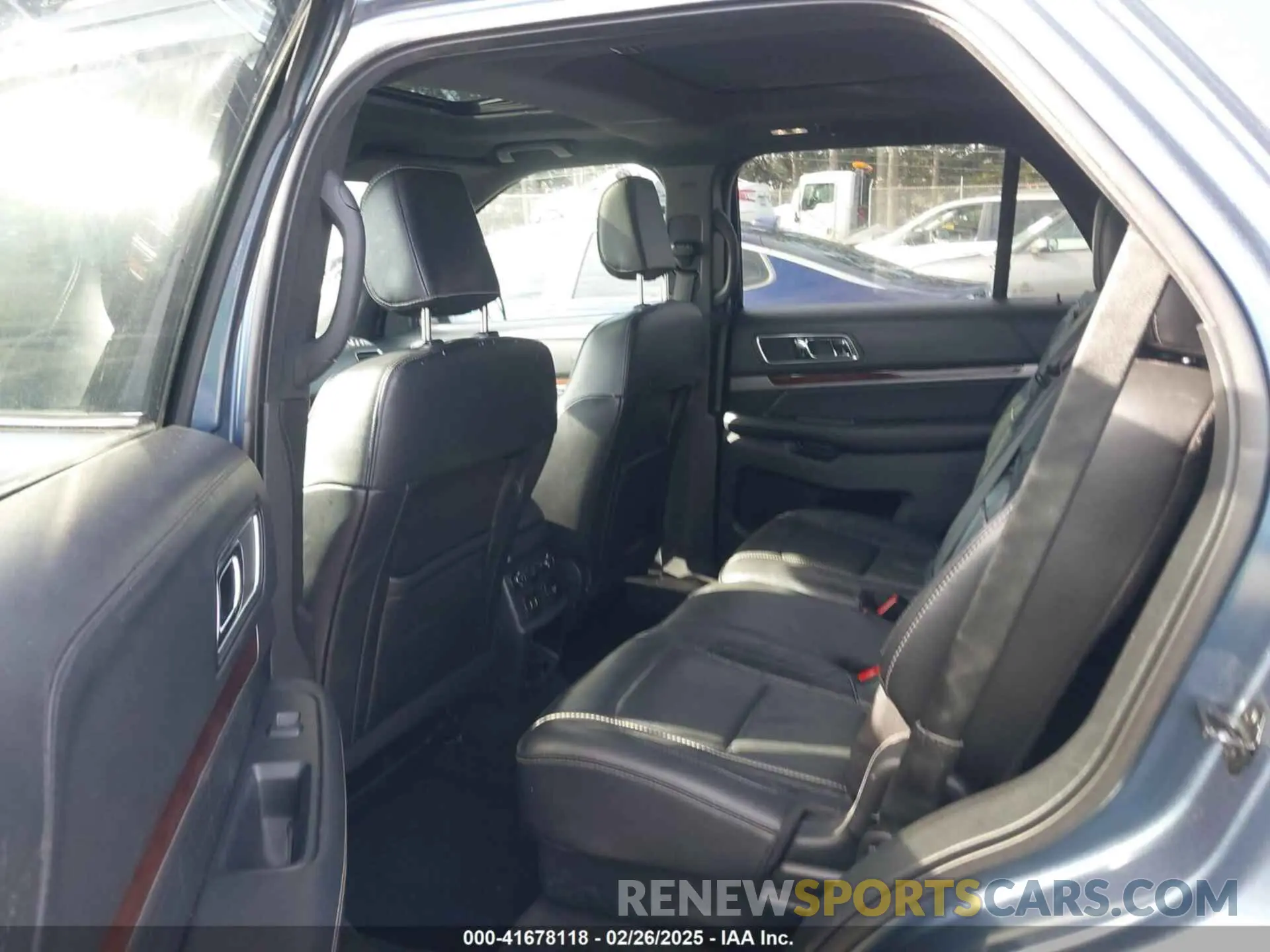 8 Photograph of a damaged car 1FM5K8HT7KGA10396 FORD EXPLORER 2019