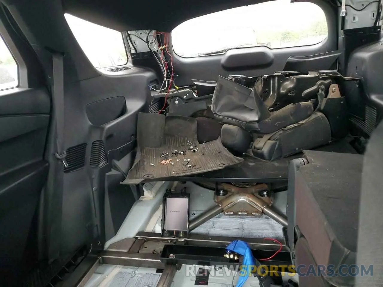 10 Photograph of a damaged car 1FM5K8AW1LGA45375 FORD EXPLORER 2020