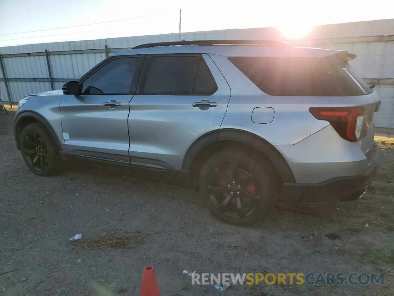 2 Photograph of a damaged car 1FM5K8GC3LGC79563 FORD EXPLORER 2020