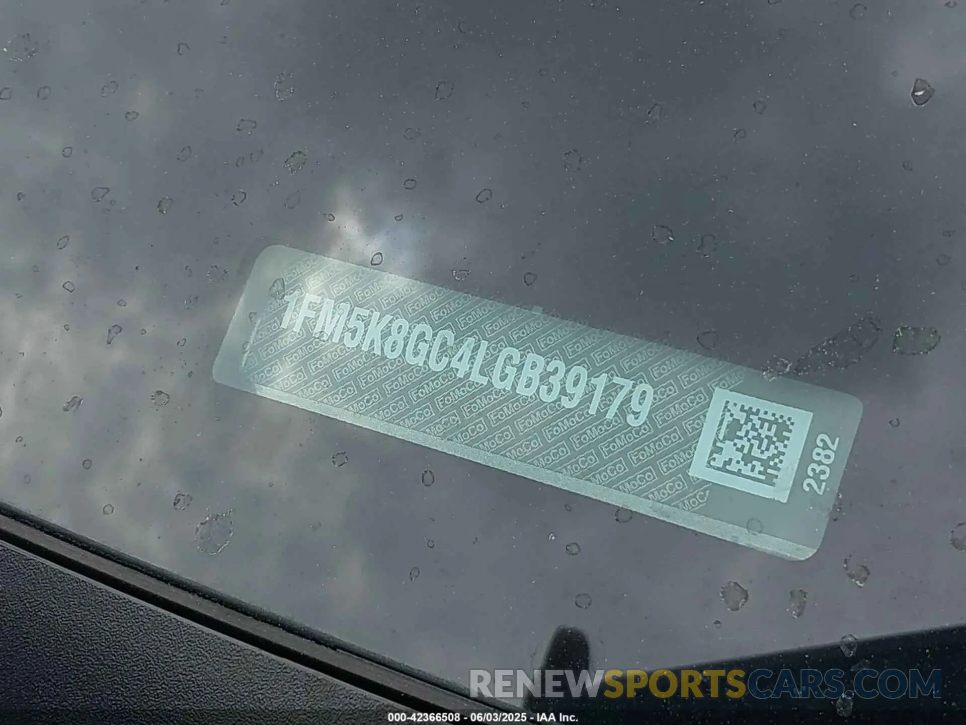 17 Photograph of a damaged car 1FM5K8GC4LGB39179 FORD EXPLORER 2020