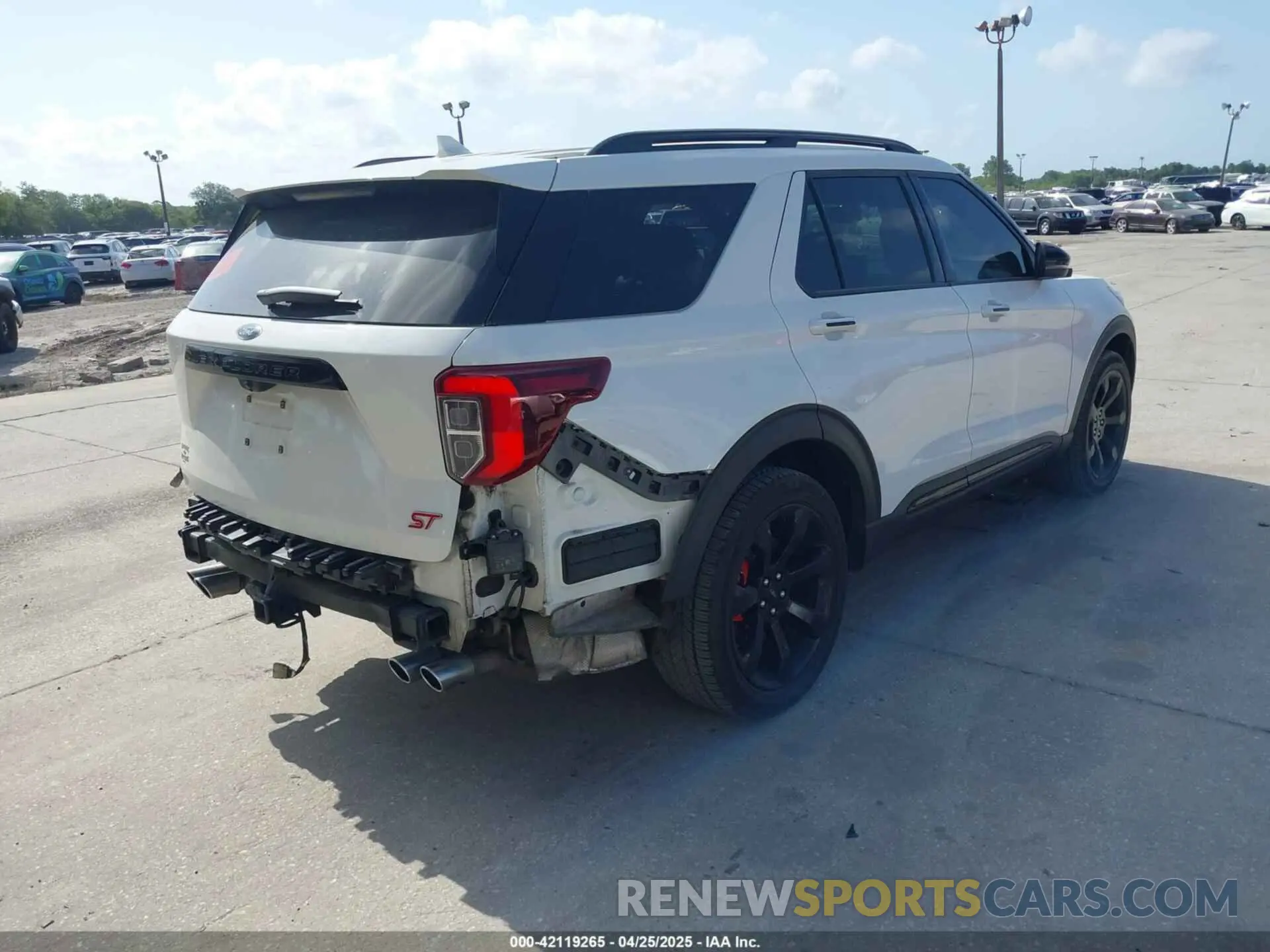 4 Photograph of a damaged car 1FM5K8GC4LGD20105 FORD EXPLORER 2020