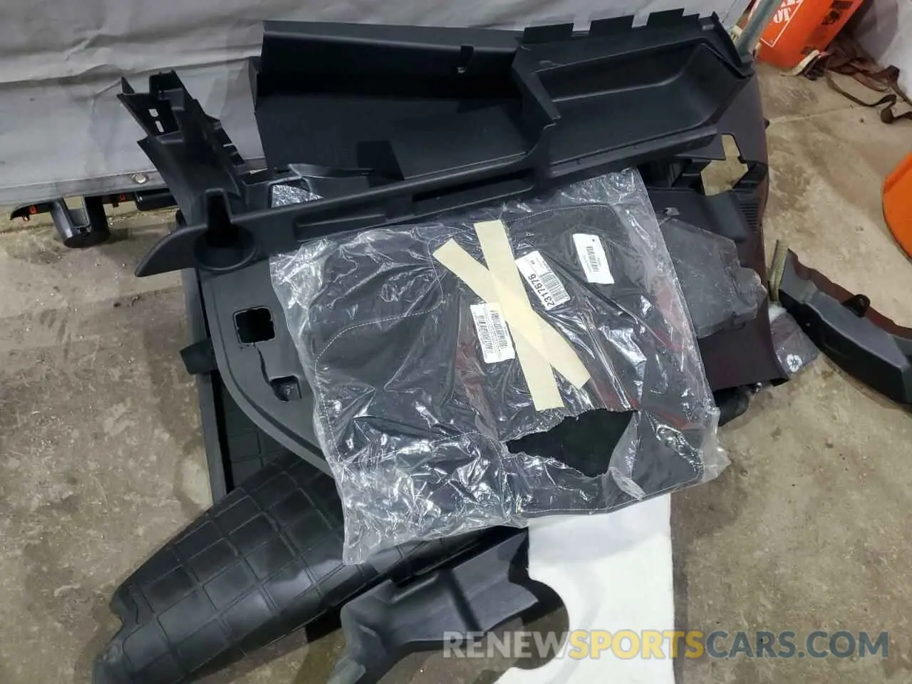 13 Photograph of a damaged car 1FM5K8GC5LGA31783 FORD EXPLORER 2020