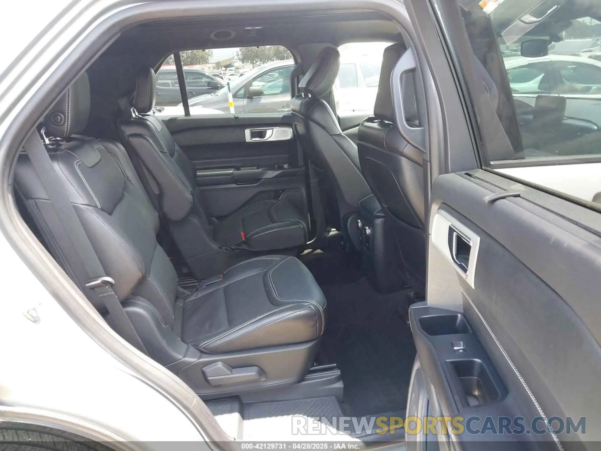 8 Photograph of a damaged car 1FM5K8GC5LGC47522 FORD EXPLORER 2020