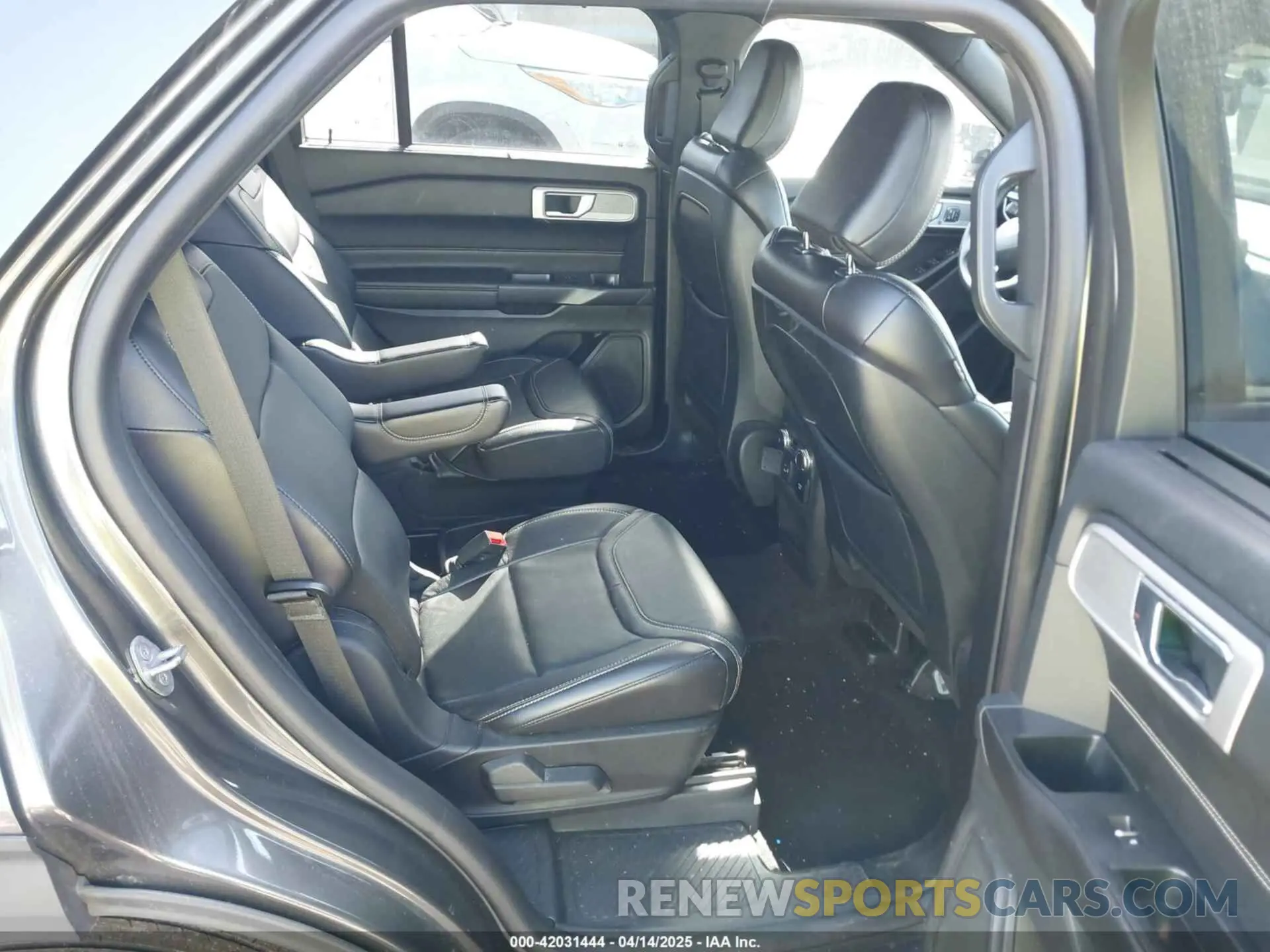 8 Photograph of a damaged car 1FM5K8GC8LGB79796 FORD EXPLORER 2020