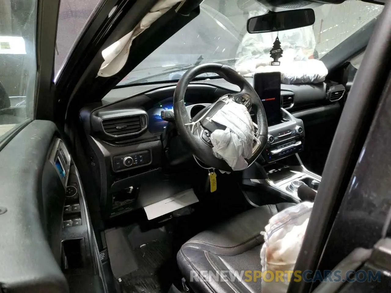 8 Photograph of a damaged car 1FM5K8GC9LGA24500 FORD EXPLORER 2020