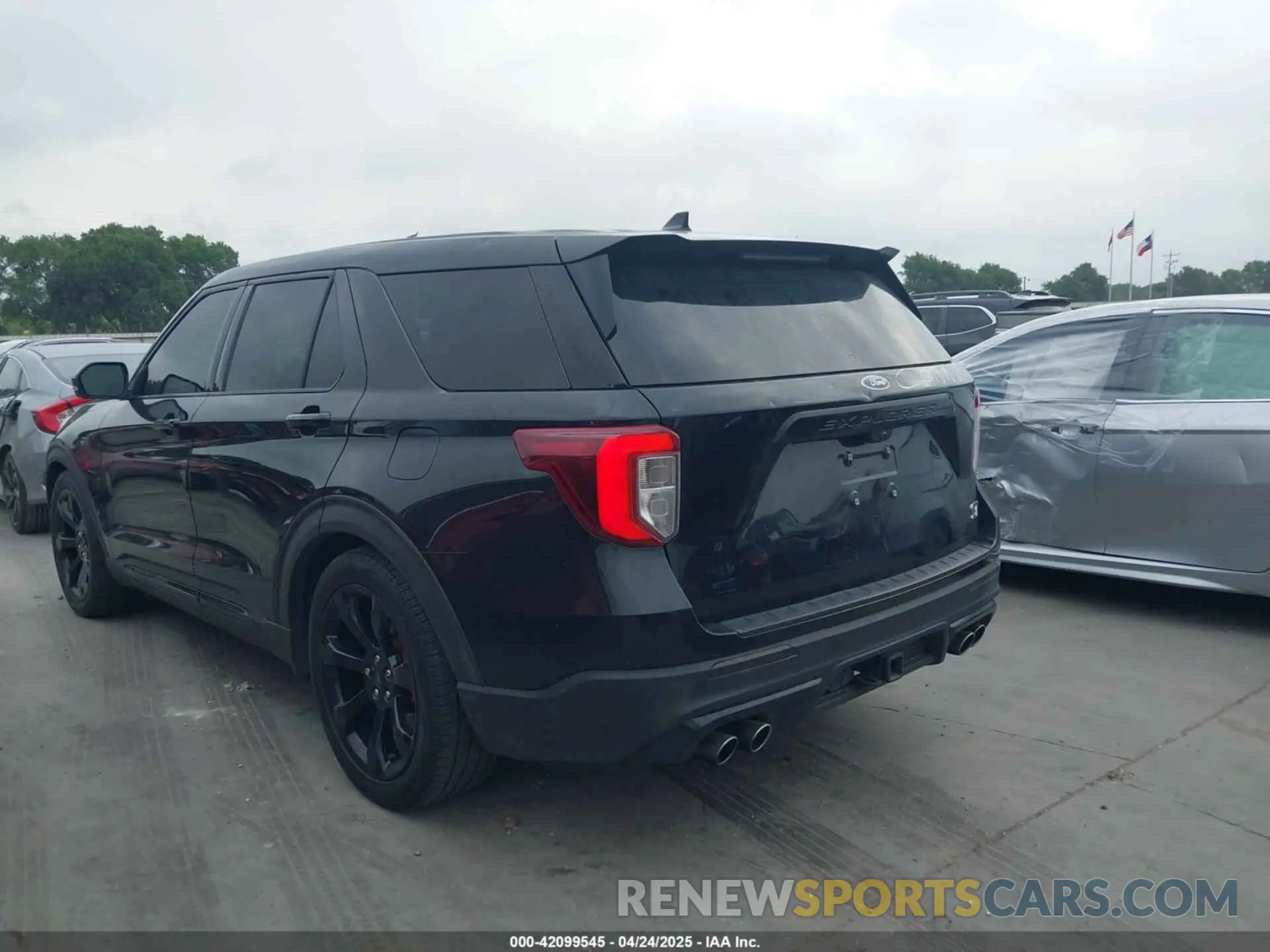 3 Photograph of a damaged car 1FM5K8GCXLGA14381 FORD EXPLORER 2020