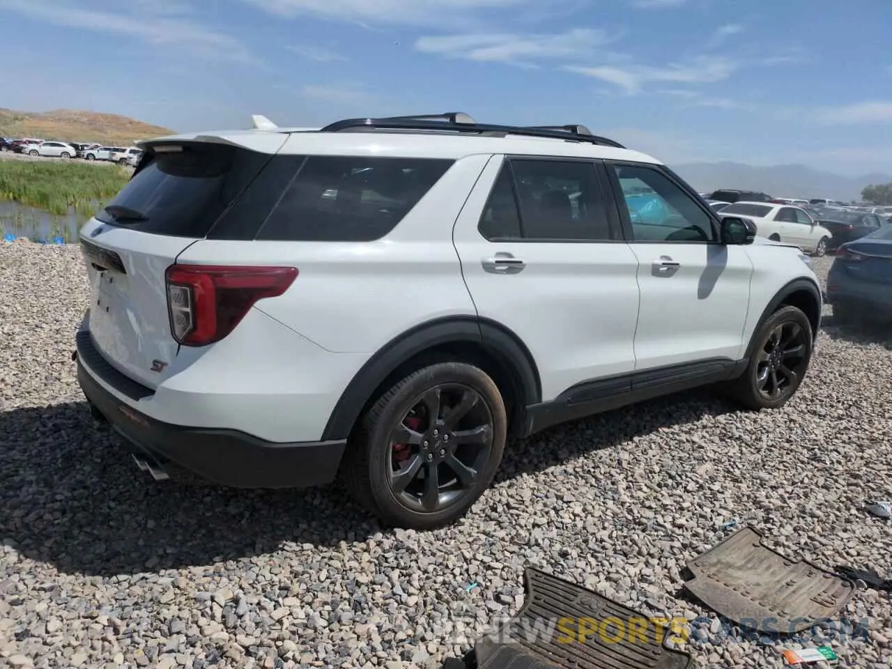 3 Photograph of a damaged car 1FM5K8GCXLGC90768 FORD EXPLORER 2020