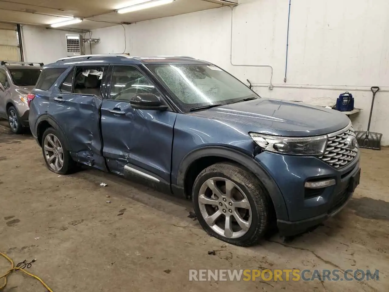 4 Photograph of a damaged car 1FM5K8HC1LGB82652 FORD EXPLORER 2020