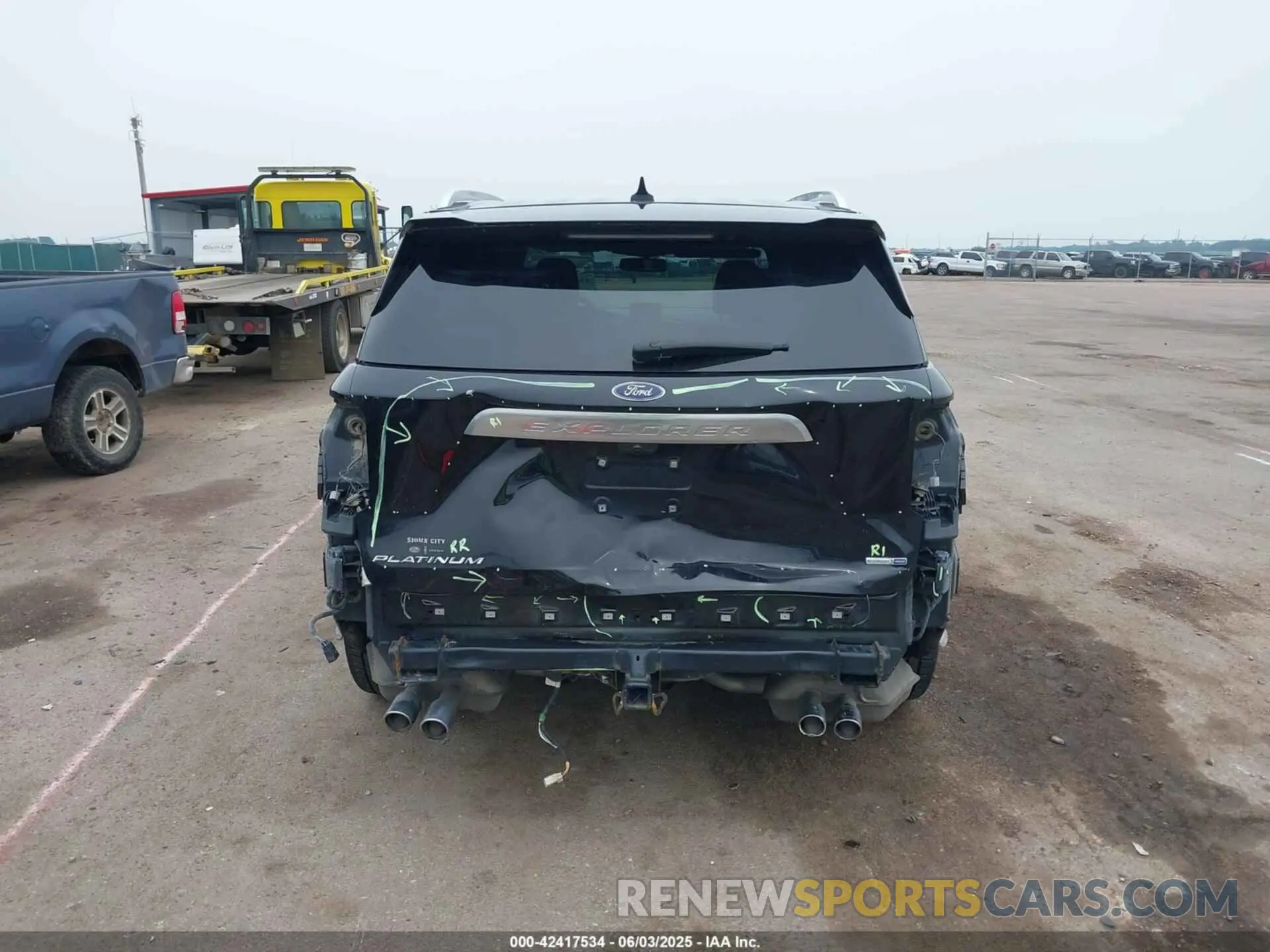 17 Photograph of a damaged car 1FM5K8HC4LGB21828 FORD EXPLORER 2020