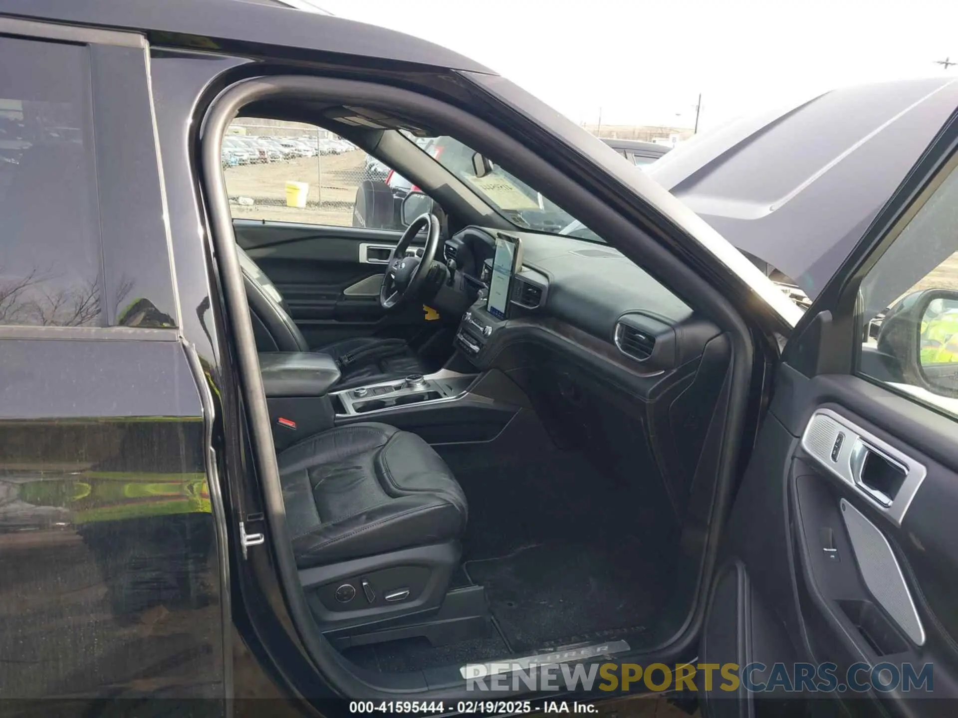 5 Photograph of a damaged car 1FM5K8HC5LGA32222 FORD EXPLORER 2020