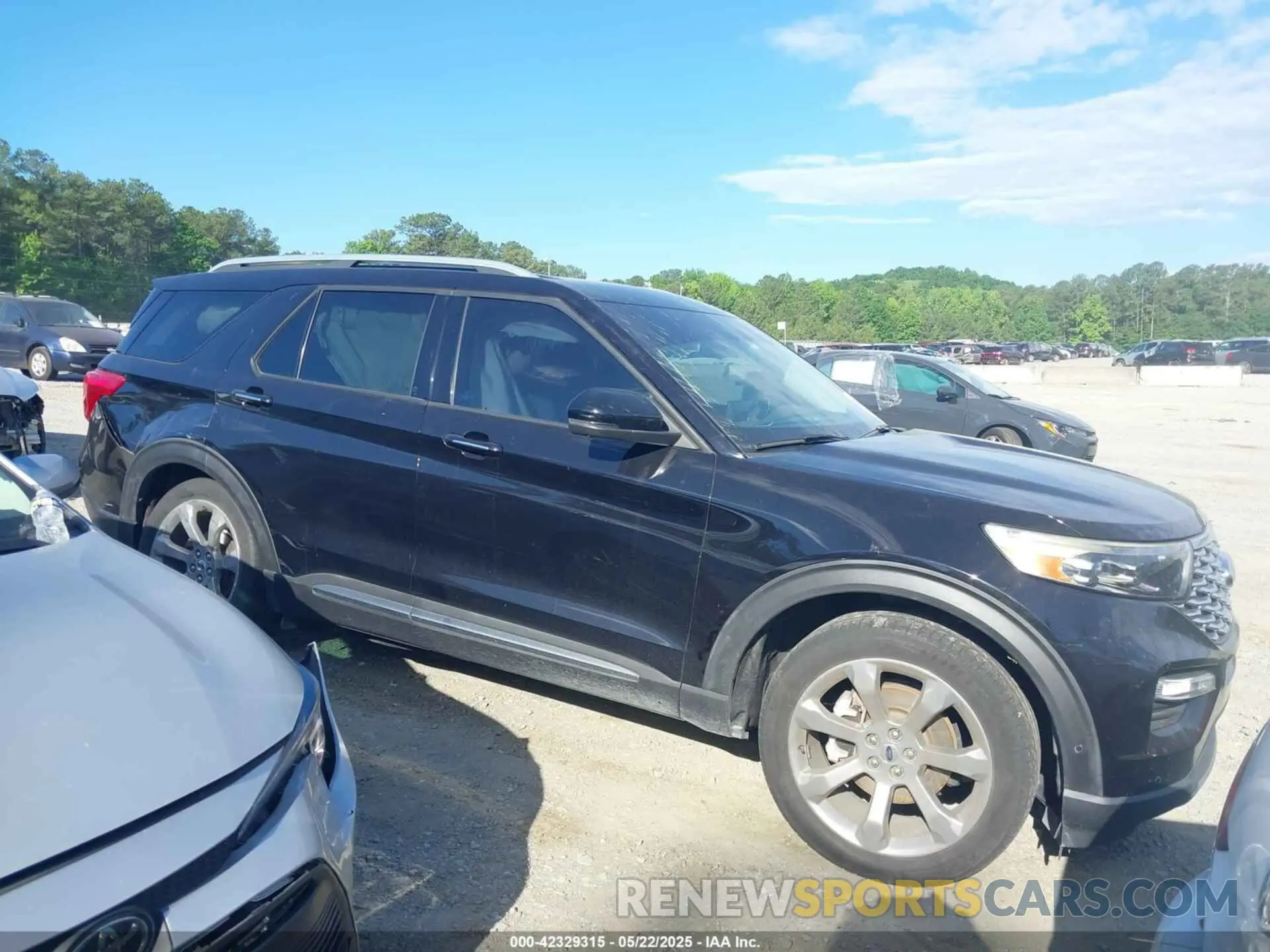13 Photograph of a damaged car 1FM5K8HCXLGA34791 FORD EXPLORER 2020