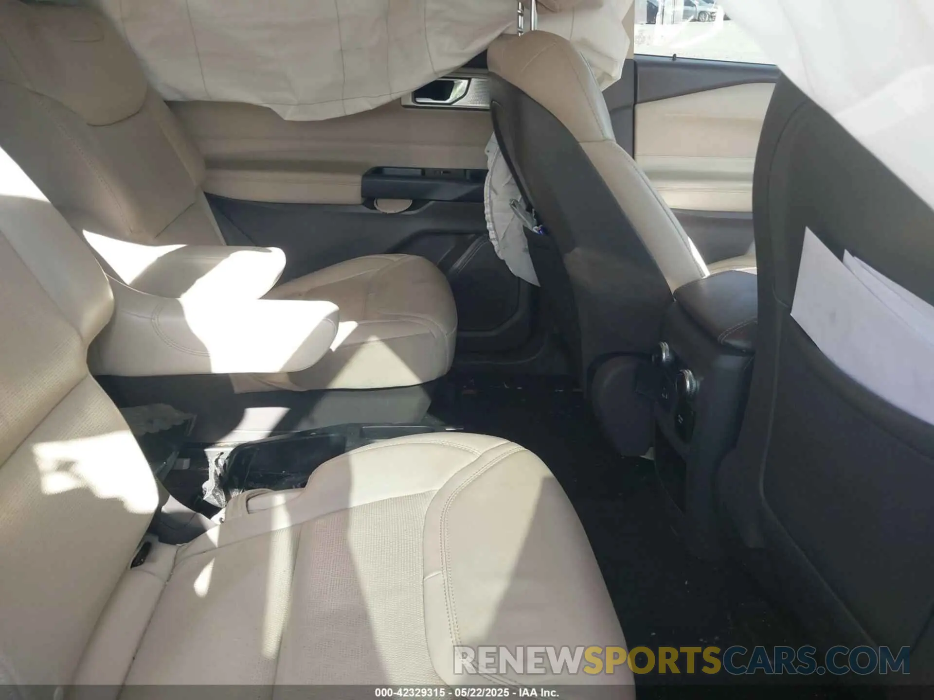 8 Photograph of a damaged car 1FM5K8HCXLGA34791 FORD EXPLORER 2020