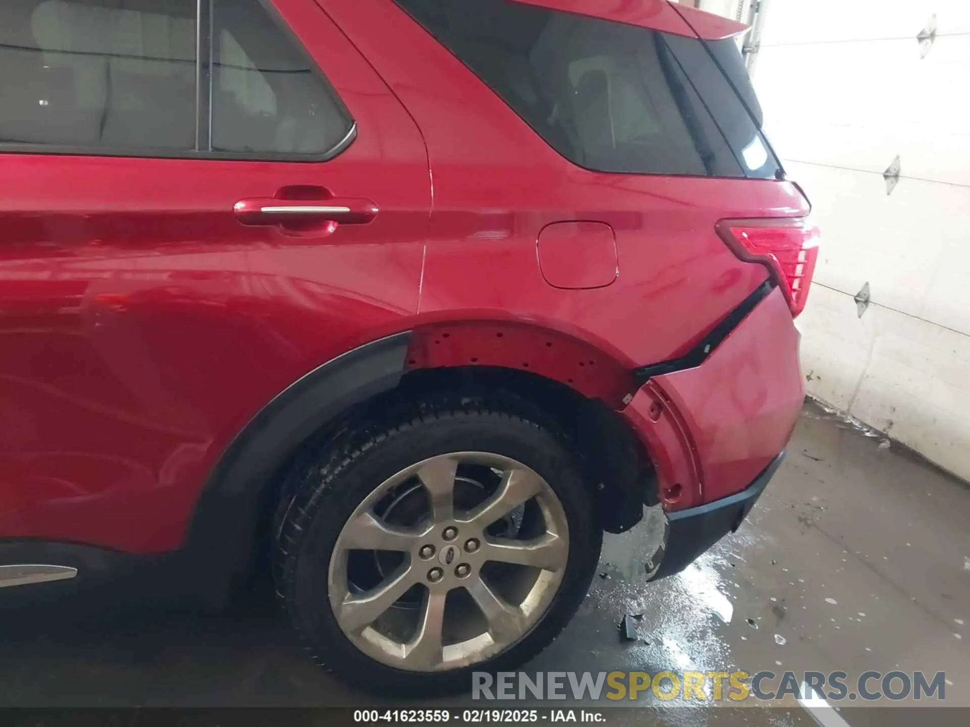 6 Photograph of a damaged car 1FM5K8HCXLGB10252 FORD EXPLORER 2020