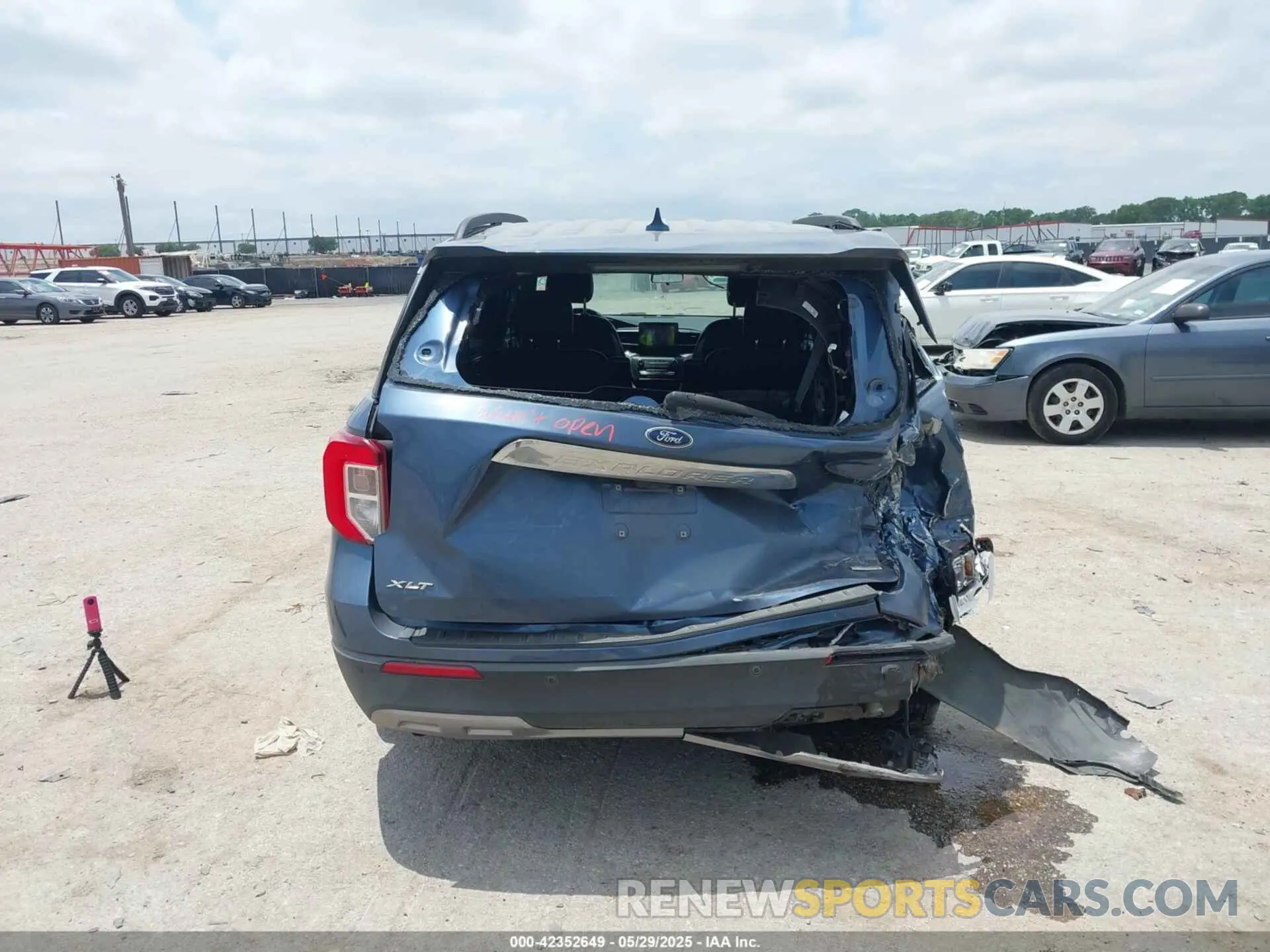 16 Photograph of a damaged car 1FMSK7DH1LGB20702 FORD EXPLORER 2020