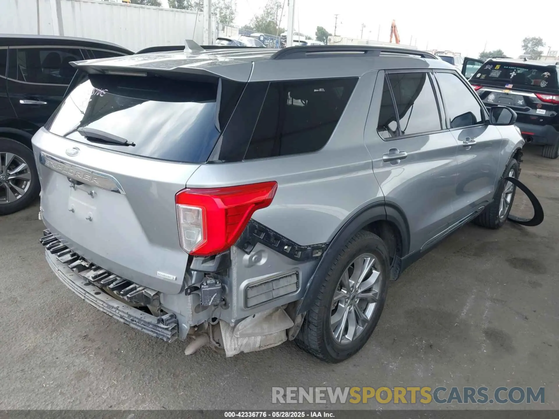 4 Photograph of a damaged car 1FMSK7DH2LGA17224 FORD EXPLORER 2020