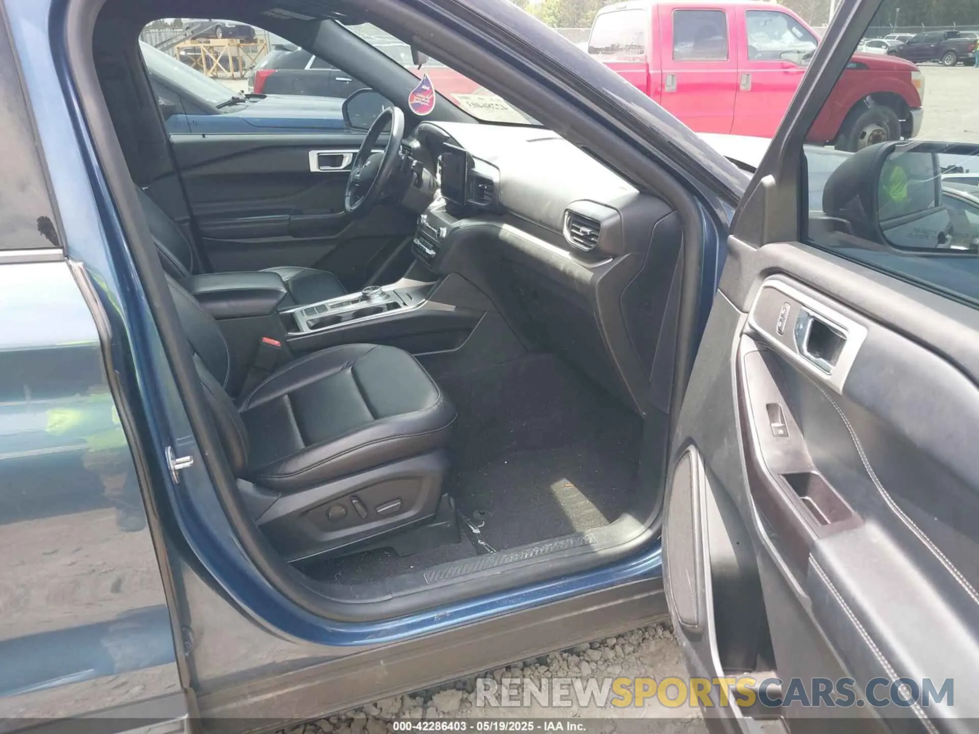 5 Photograph of a damaged car 1FMSK7DH3LGB54057 FORD EXPLORER 2020