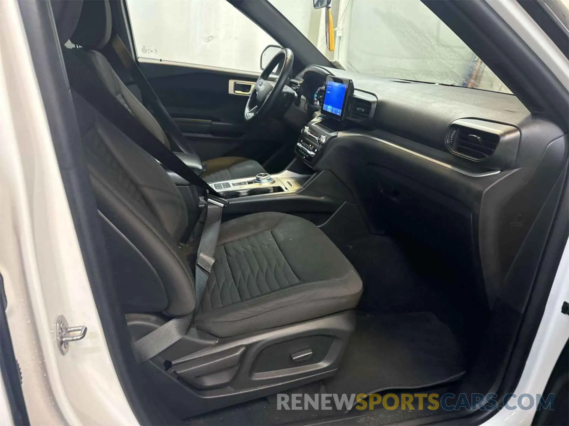 17 Photograph of a damaged car 1FMSK7DH5LGC02982 FORD EXPLORER 2020