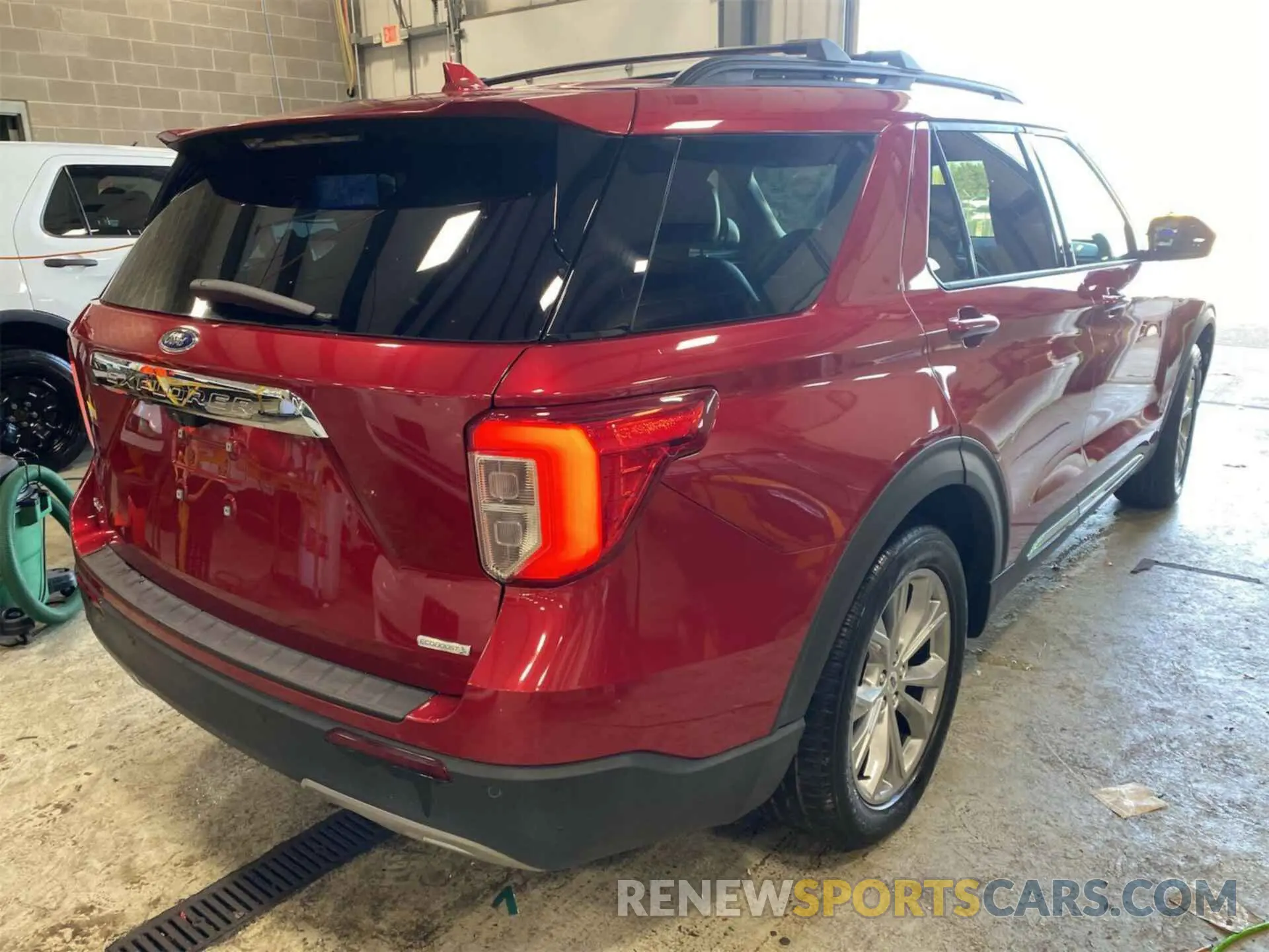 4 Photograph of a damaged car 1FMSK7DH8LGA94194 FORD EXPLORER 2020