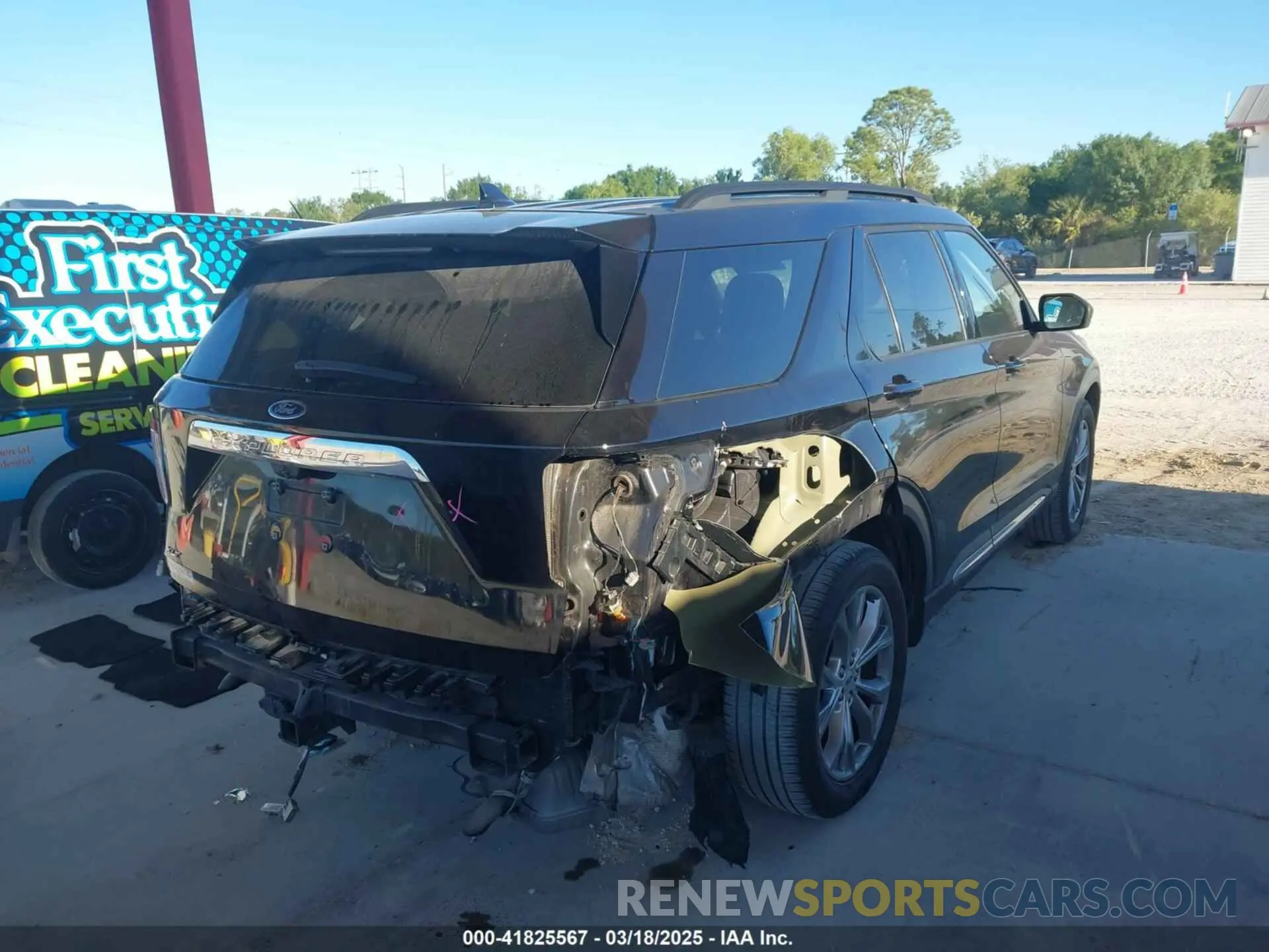 4 Photograph of a damaged car 1FMSK7DH8LGC73450 FORD EXPLORER 2020