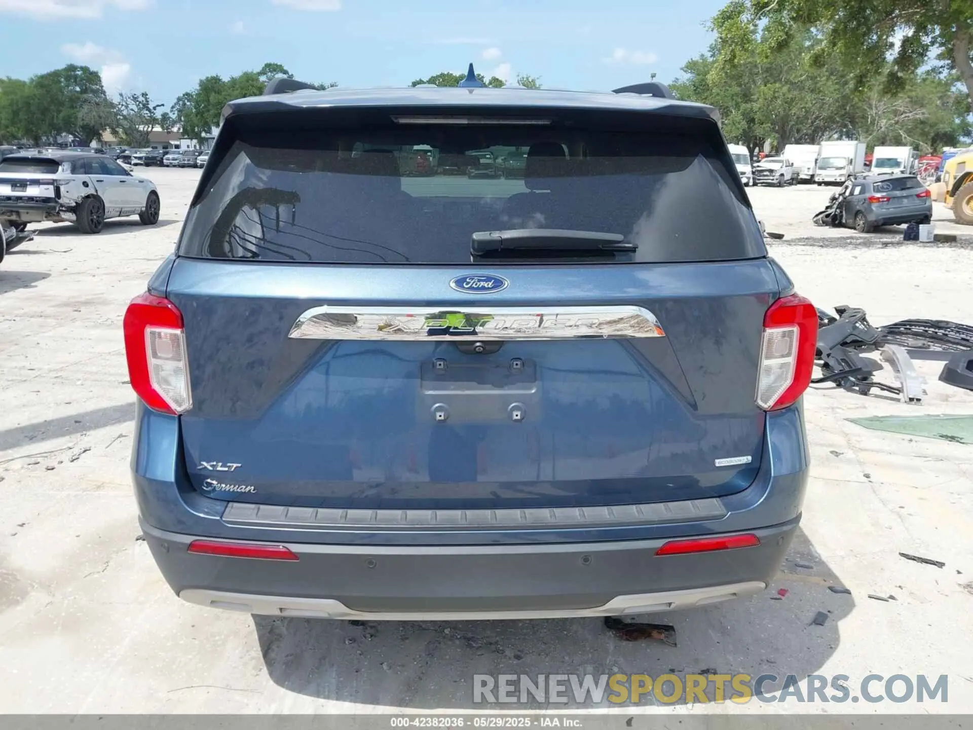 17 Photograph of a damaged car 1FMSK7DHXLGA34658 FORD EXPLORER 2020