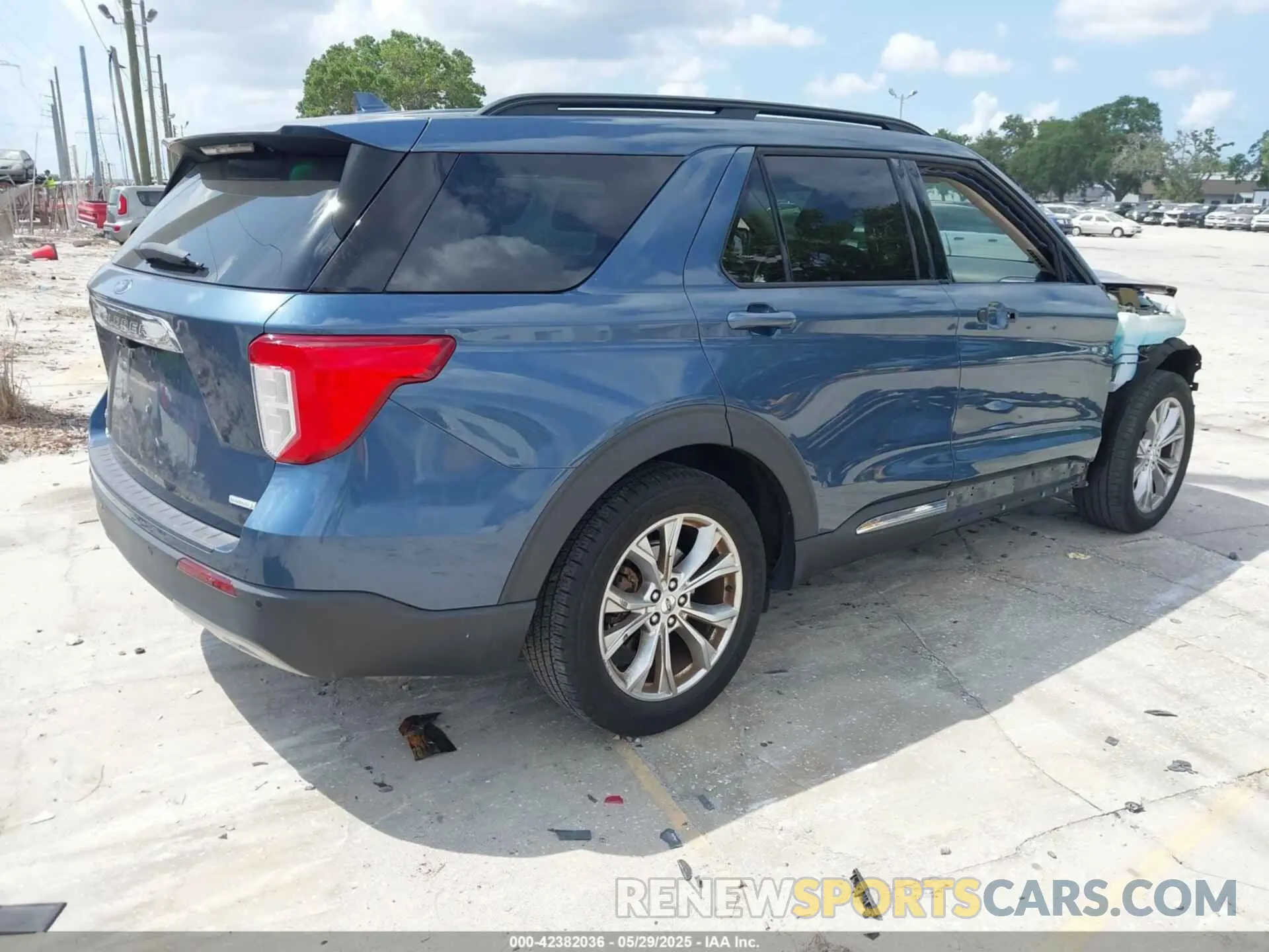 4 Photograph of a damaged car 1FMSK7DHXLGA34658 FORD EXPLORER 2020