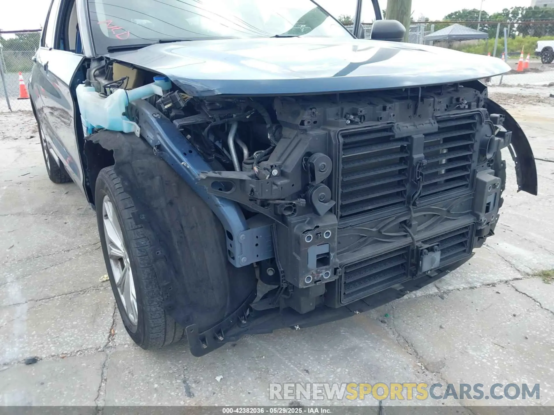 6 Photograph of a damaged car 1FMSK7DHXLGA34658 FORD EXPLORER 2020