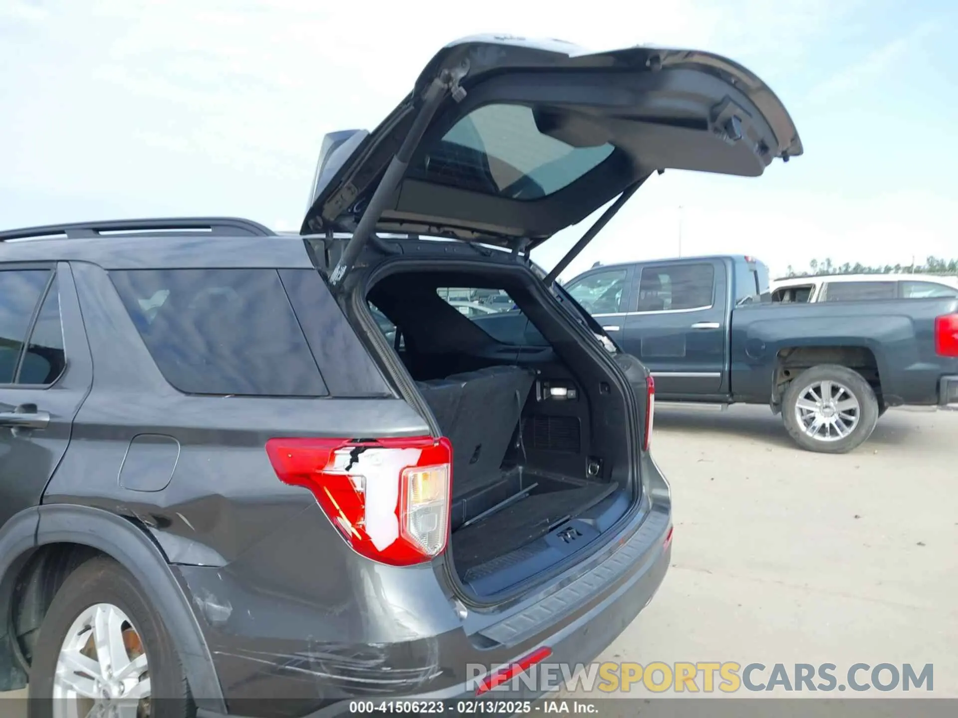 18 Photograph of a damaged car 1FMSK7DHXLGA88994 FORD EXPLORER 2020