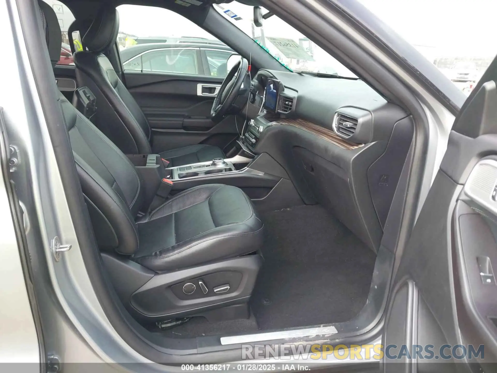 5 Photograph of a damaged car 1FMSK7FH4LGA26472 FORD EXPLORER 2020