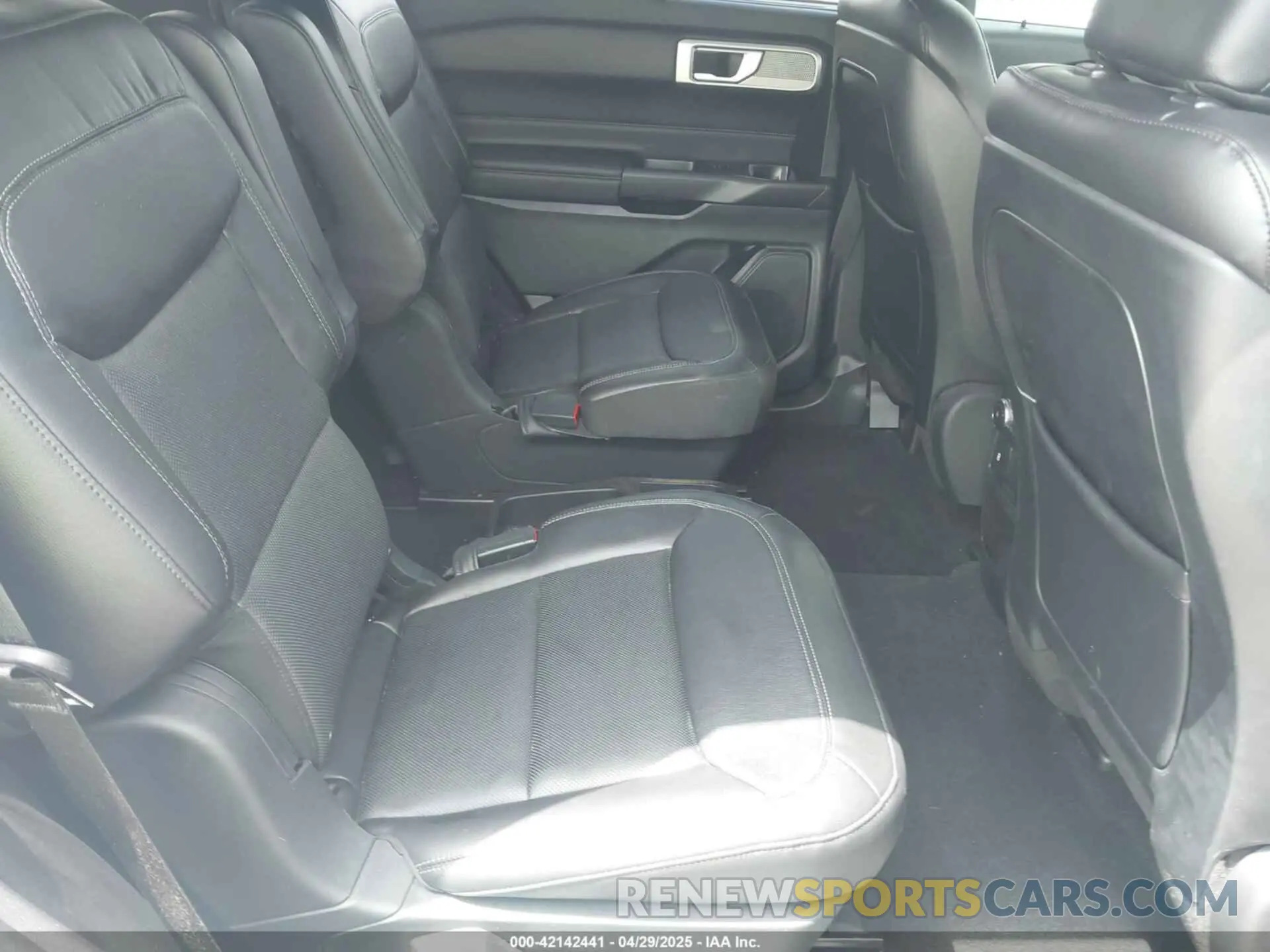 8 Photograph of a damaged car 1FMSK7FH4LGA43109 FORD EXPLORER 2020