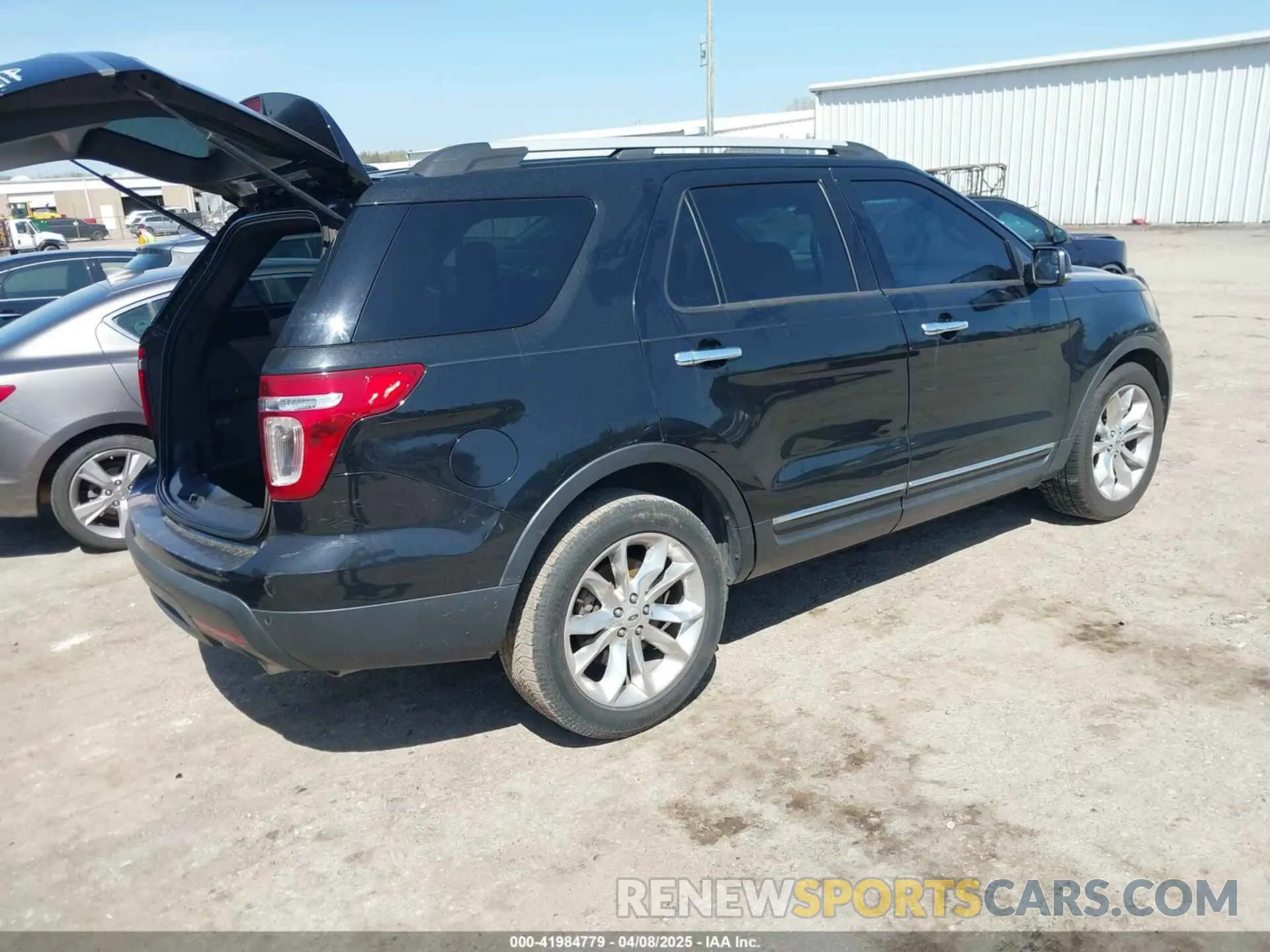 4 Photograph of a damaged car 1FMSK7FH8LGA02885 FORD EXPLORER 2020