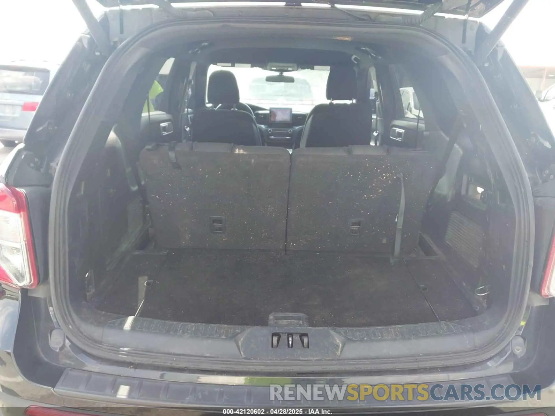 17 Photograph of a damaged car 1FMSK8DH7LGB27949 FORD EXPLORER 2020