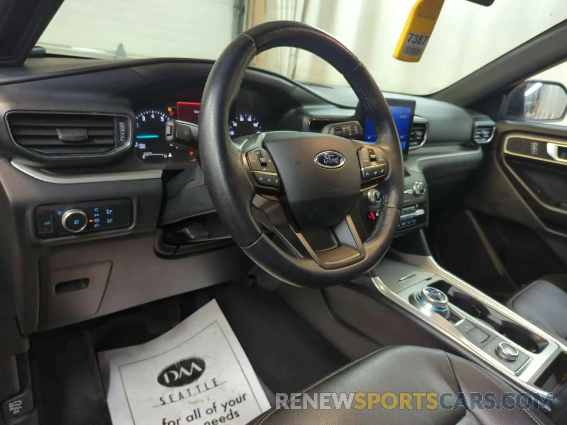 24 Photograph of a damaged car 1FMSK8DH8LGB76982 FORD EXPLORER 2020