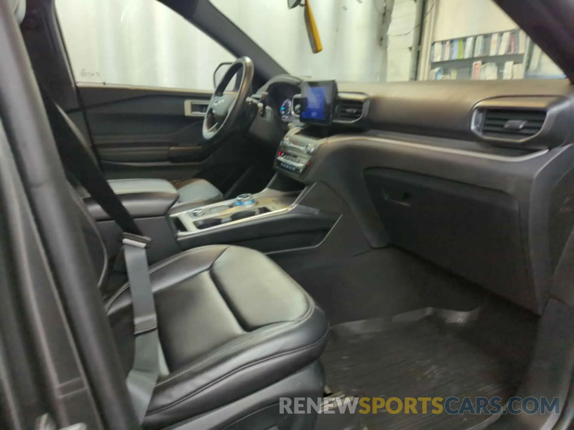 6 Photograph of a damaged car 1FMSK8DH8LGB76982 FORD EXPLORER 2020