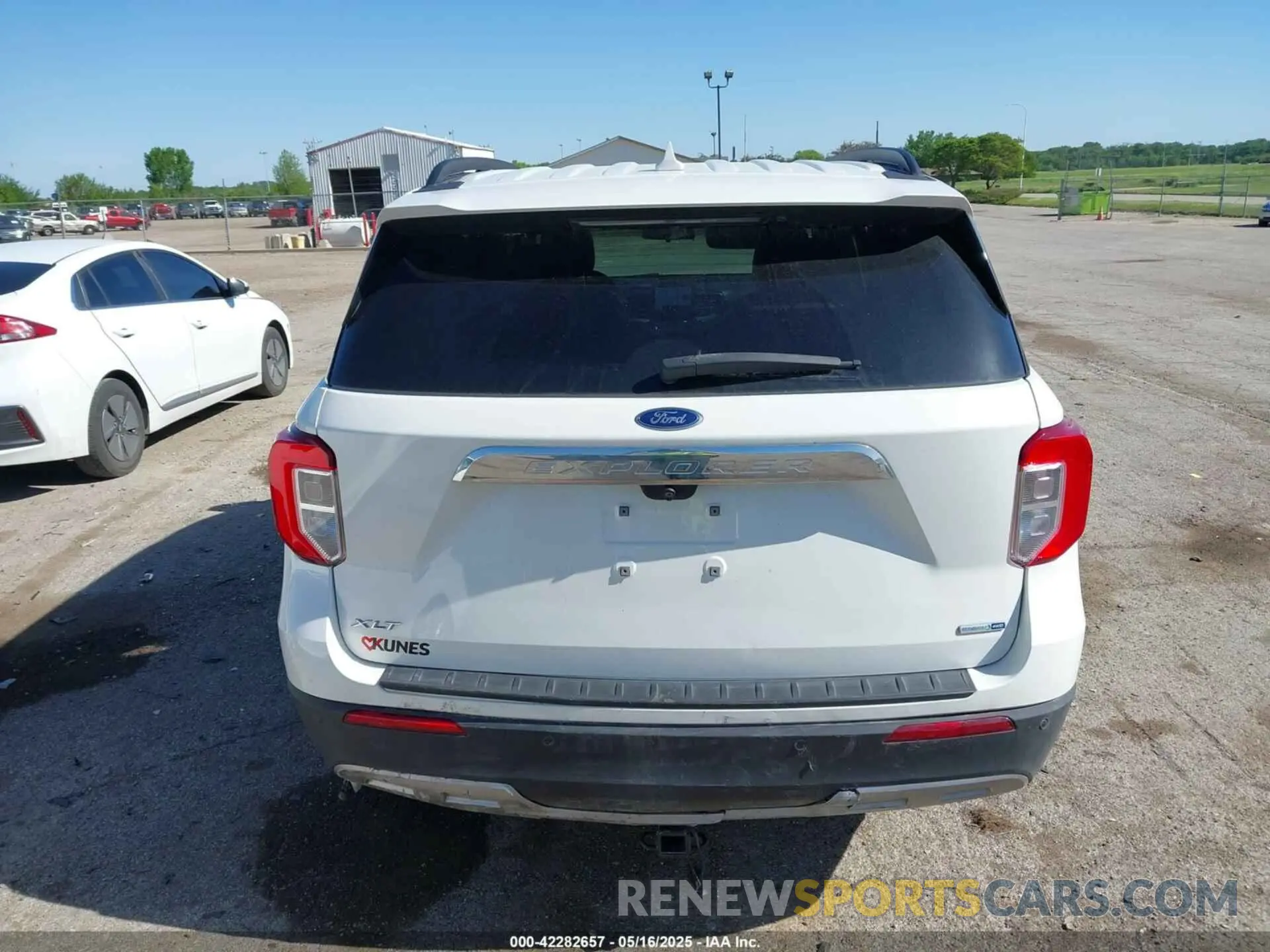 16 Photograph of a damaged car 1FMSK8DH9LGB05564 FORD EXPLORER 2020