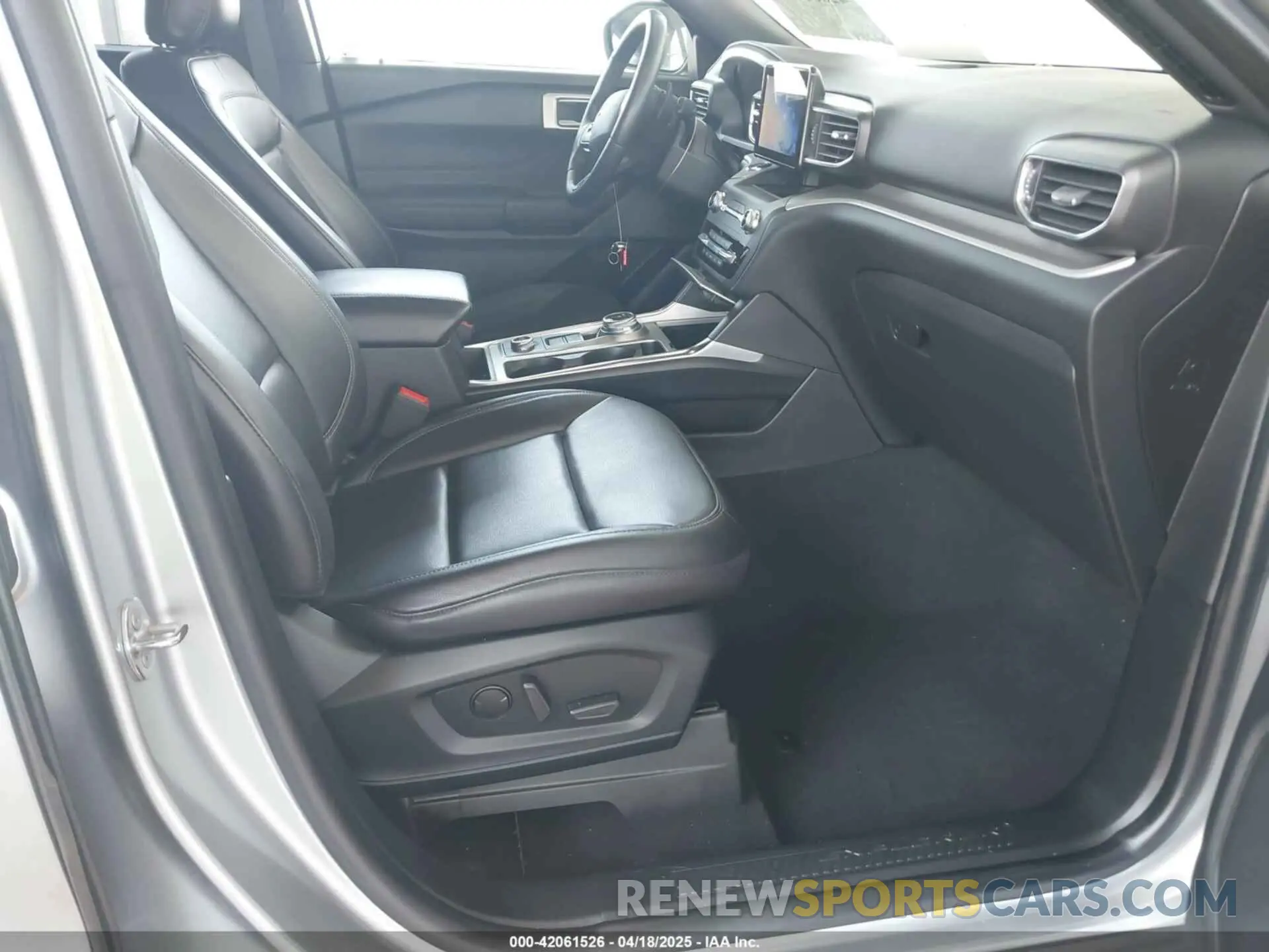 5 Photograph of a damaged car 1FMSK8DHXLGB39609 FORD EXPLORER 2020