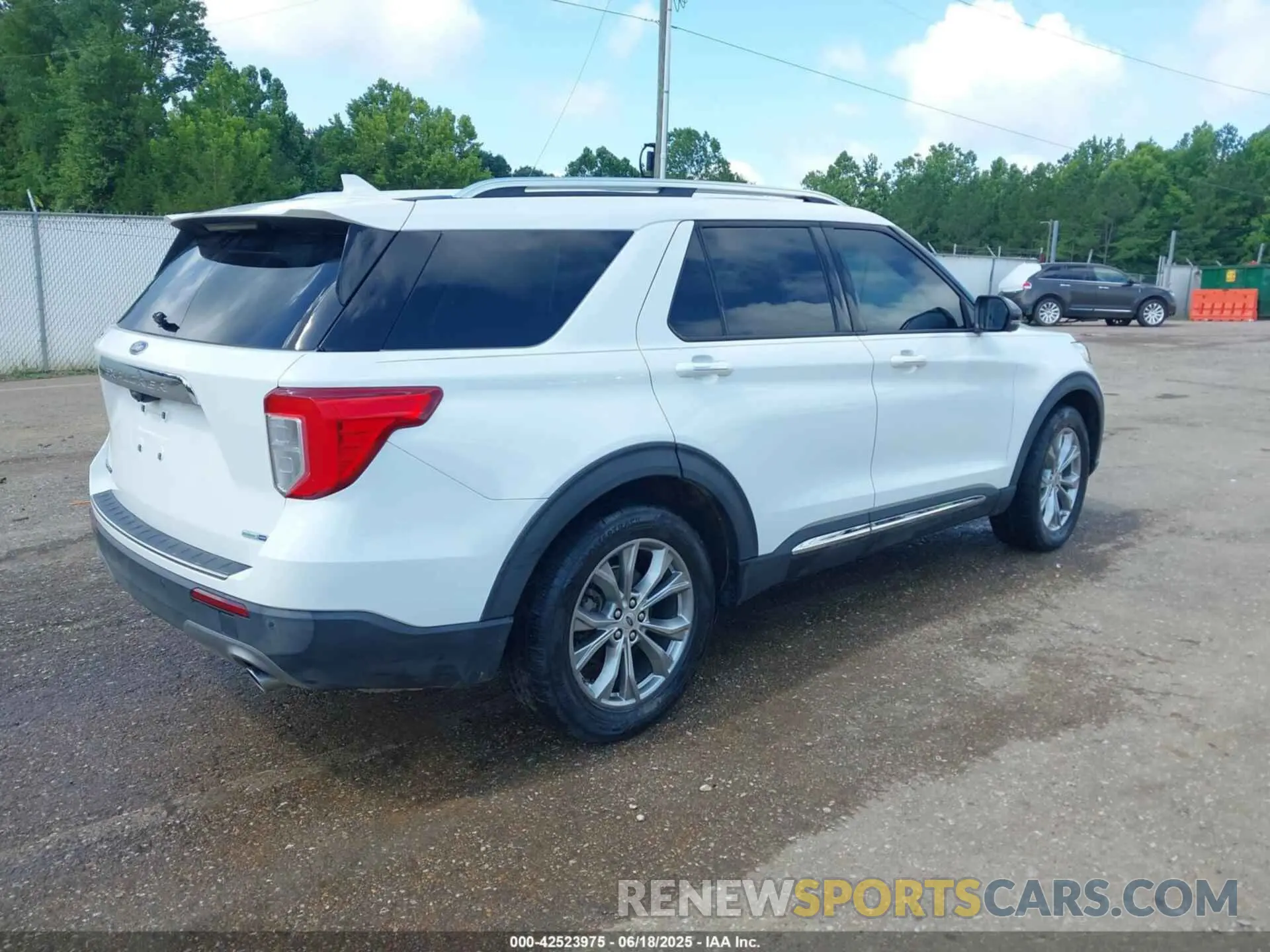 4 Photograph of a damaged car 1FMSK8FH4LGB95526 FORD EXPLORER 2020